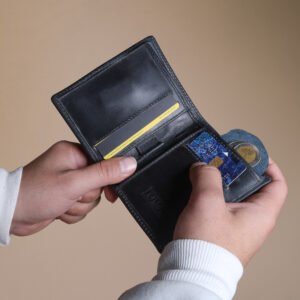 PatinaFold™ — المحفظة التي تحكي قصتك